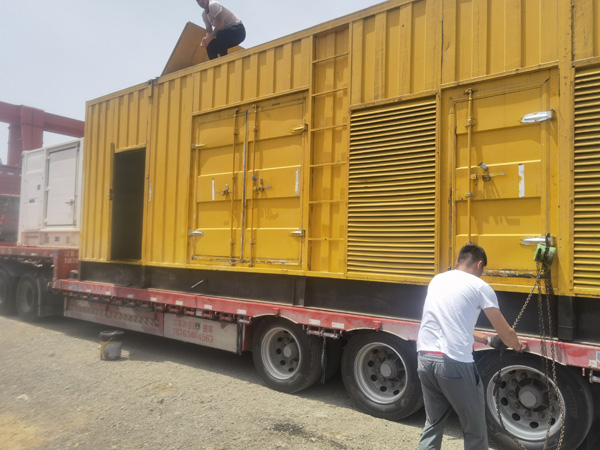 康定除了负载情况和发动机维护，还有哪些因素会影响 200kw 柴油发电机的油耗？
