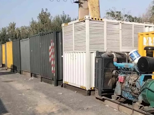 康定200KW柴油发电机机组每小时油耗是多少？
