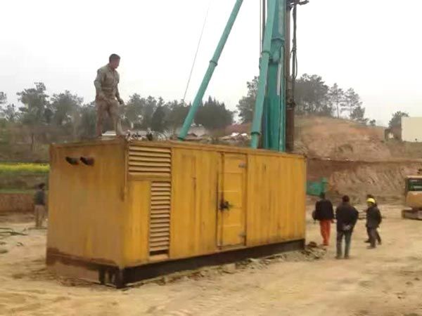 康定如何判断水冷式机油散热器密封件是否需要更换?
